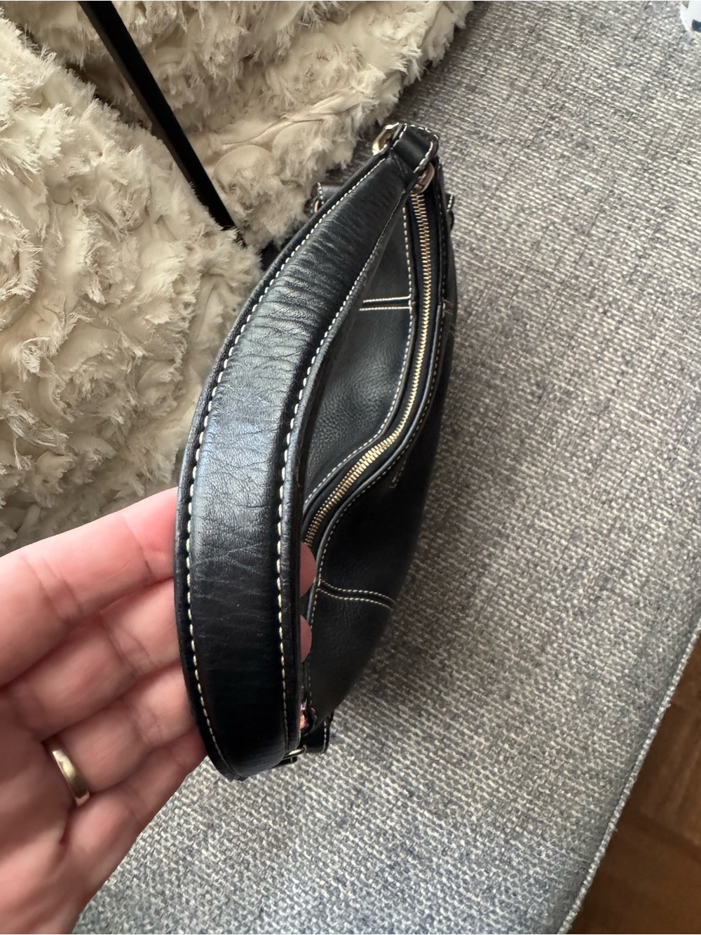 Dooney & Bourke Pebble Grain Pocket Hobo Shoulder Bag – Black Leather - Picture 7 of 12